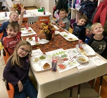 Elementary Students Give Thanks for Friends before Thanksgiving Break